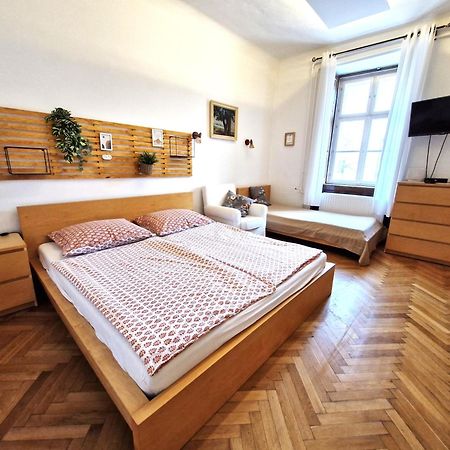 Várkerület Apartman Sopron Esterno foto